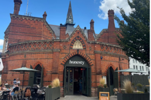Image of the outside of Wokingham Town Hall